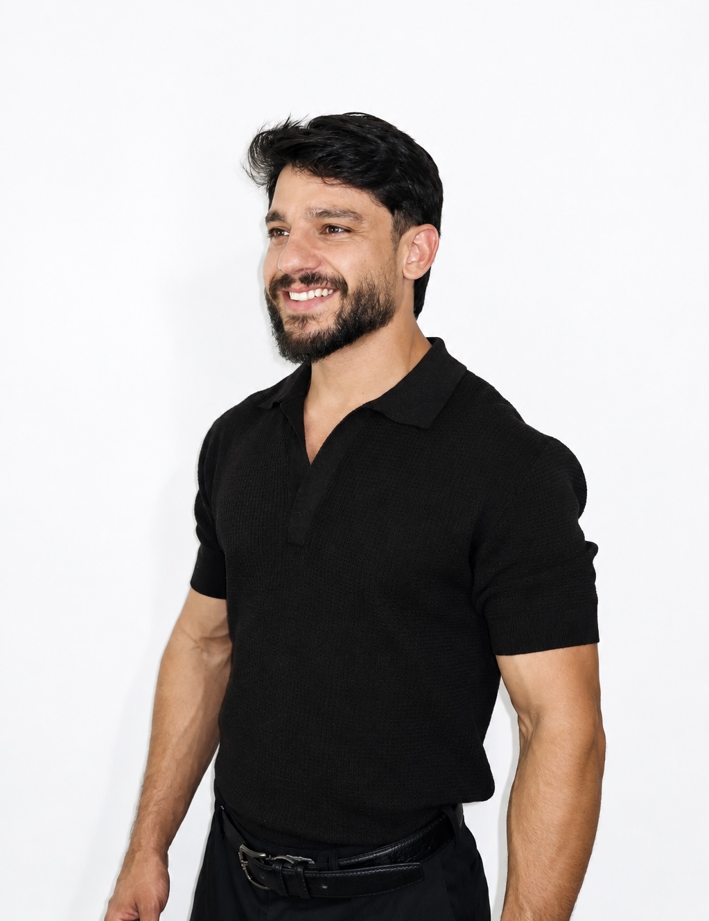 Dom Patrício sorrindo de perfil